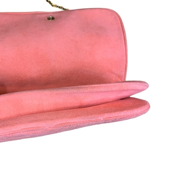 Vintage Coral Suede Clutch / Shoulder Bag with Gold Chain - Picture 2 of 11